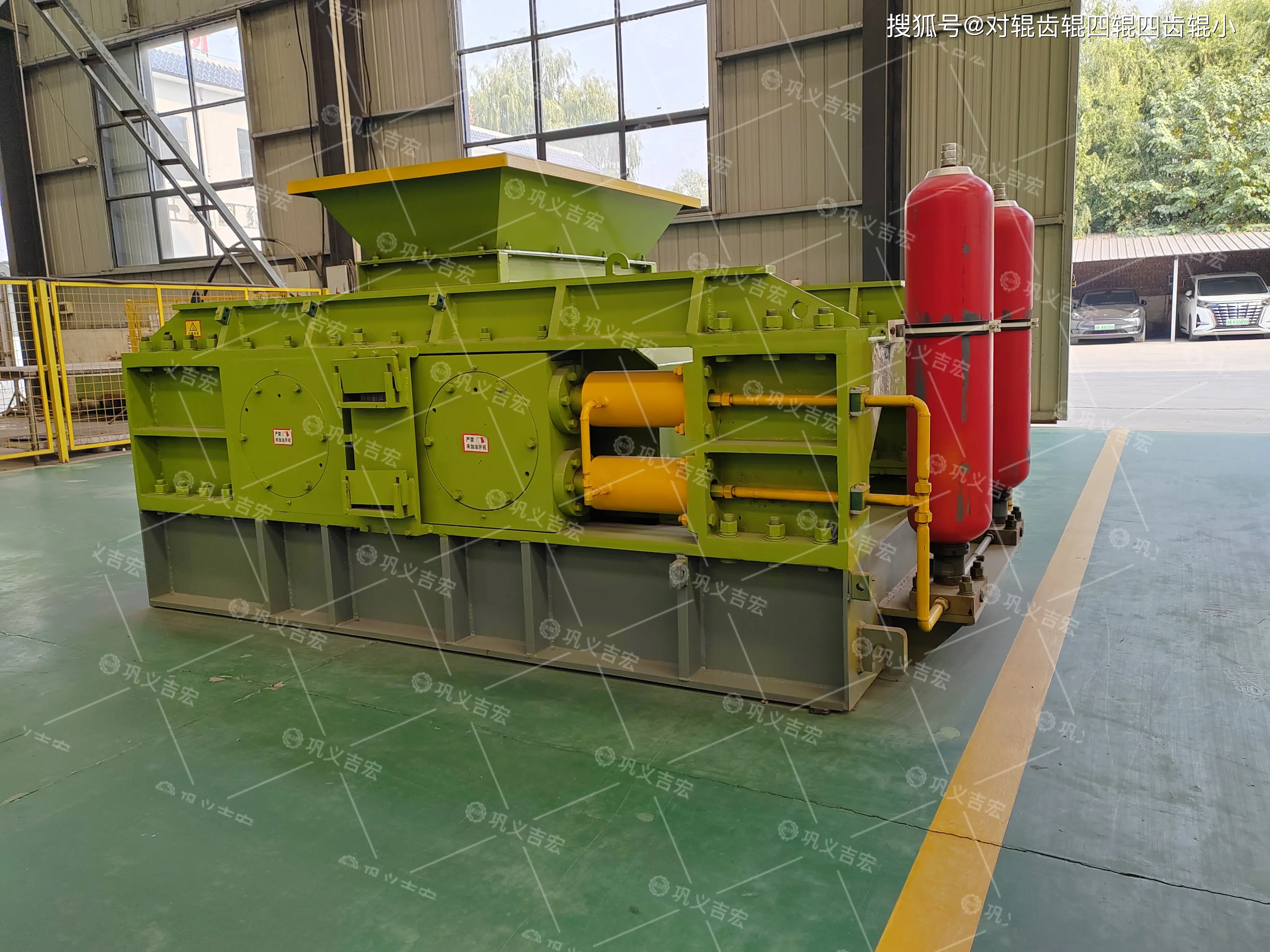 液壓對輥破碎機：礦山與建材行業(yè)的綠色動力引擎